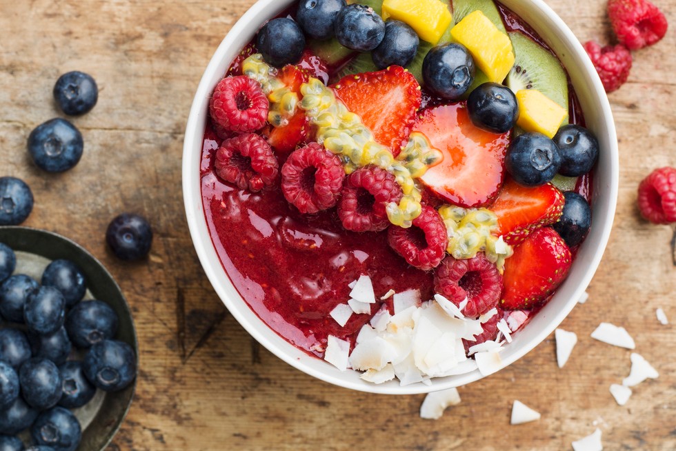 Kolorowe sałatki w codziennej kuchni